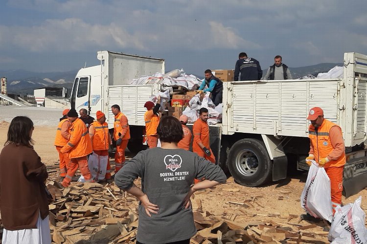 Milas'tan 13. yardım aracı afet bölgesine sevk edildi -