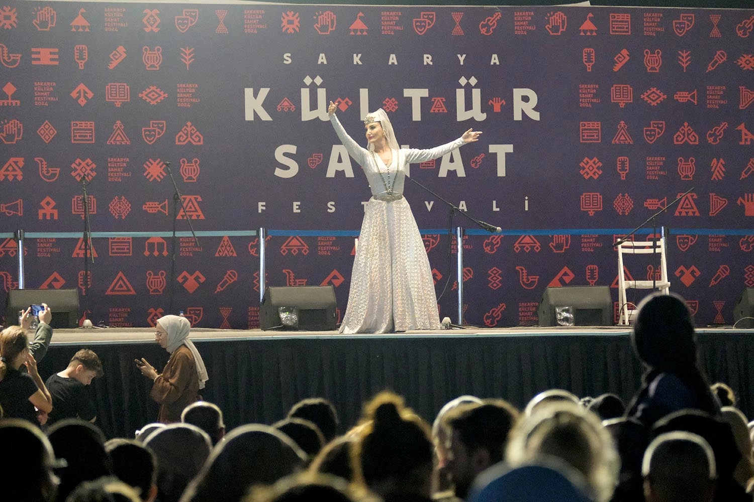 Millet Bahçesi’nde Kafkas ve Karadeniz akşamı -