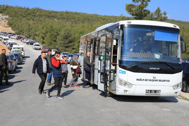 Muğla Büyükşehir depremzedeleri ücretsiz taşıyor -