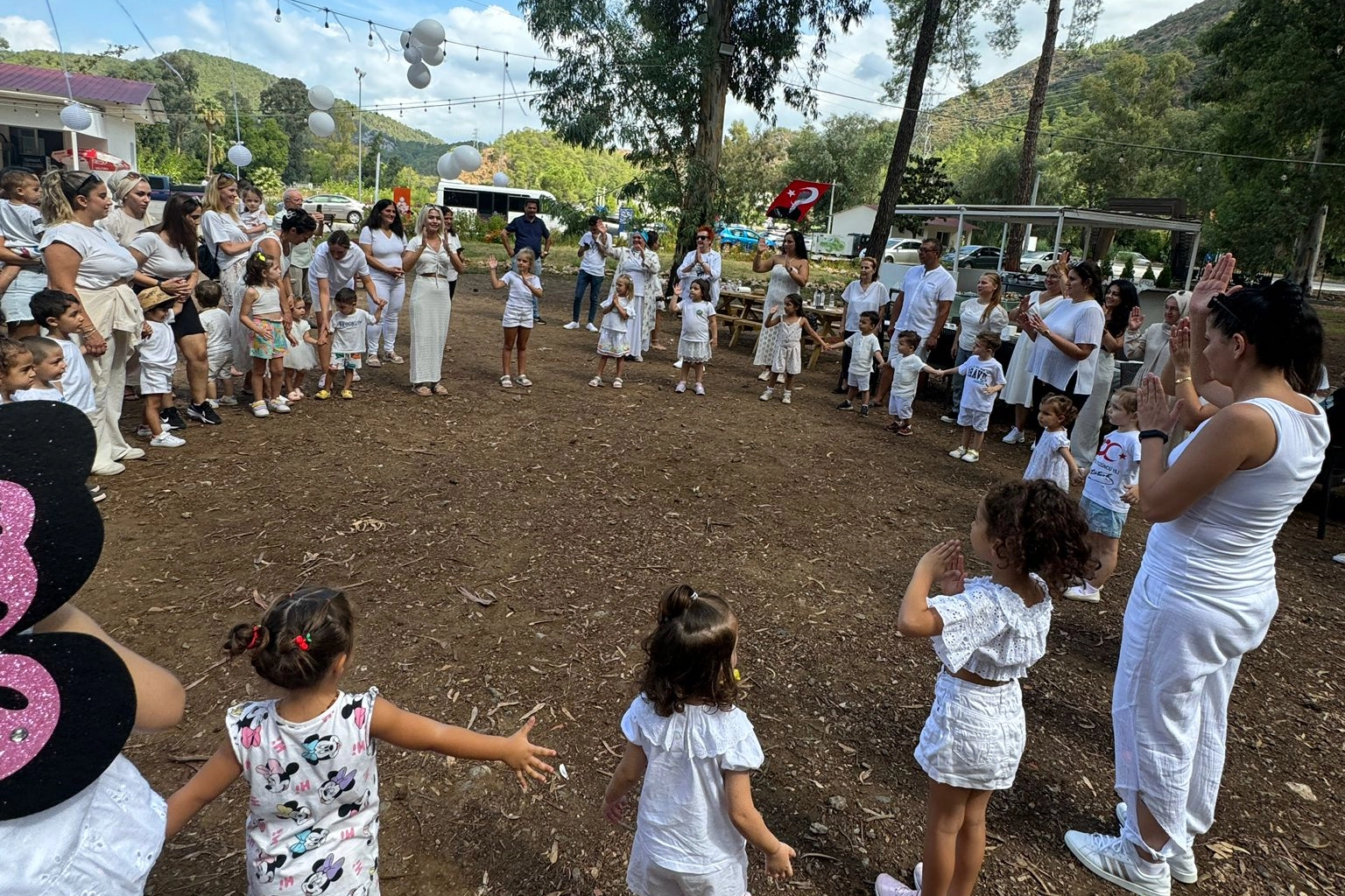 Muğla'da kreş öğrencileri 'Koleksiyon Bahçesi'nde -