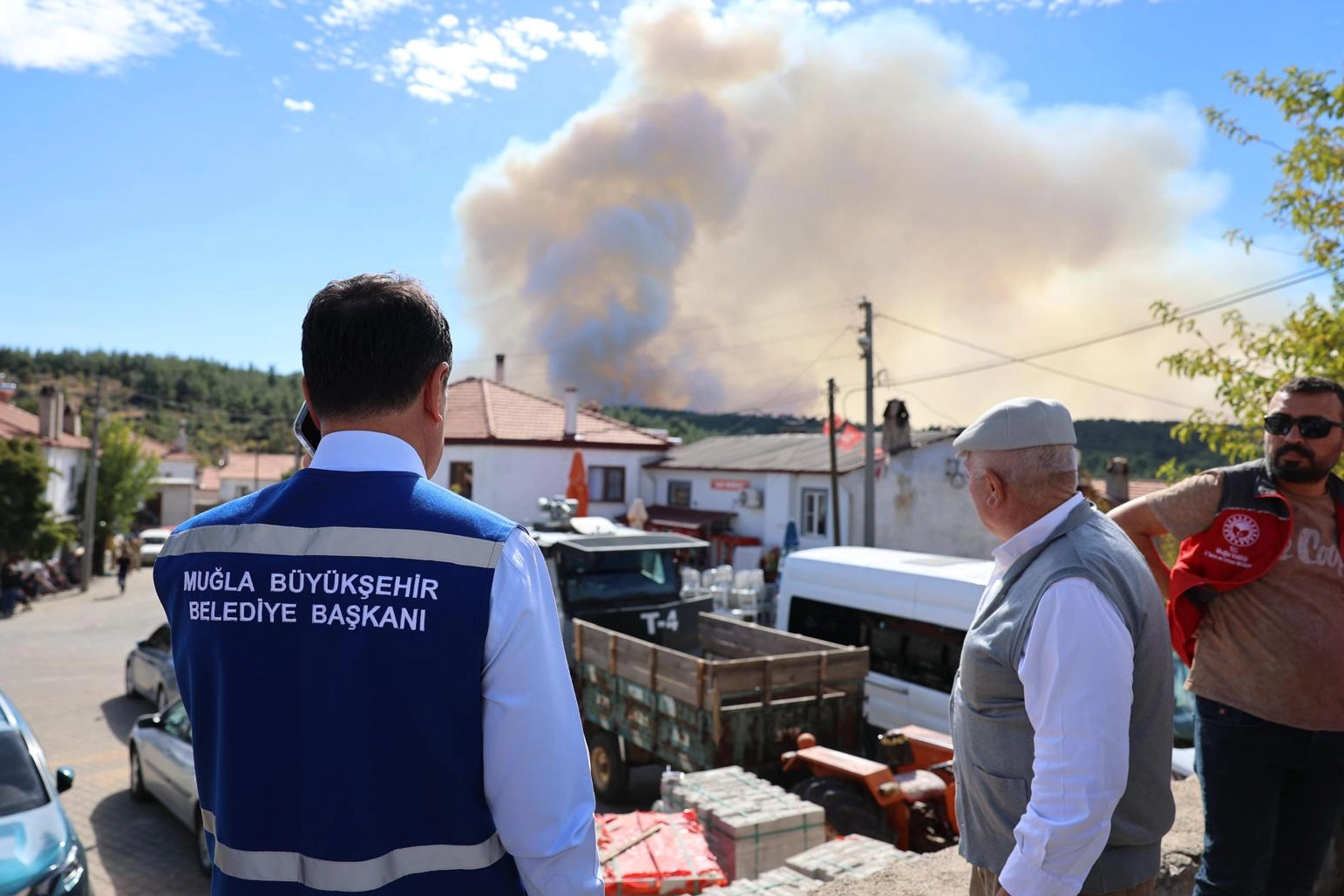 Muğla'daki orman yangınlarına müdahale sürüyor -