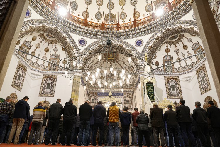 Nevşehir'de Kurşunlu Cami'nde ilk teravih -