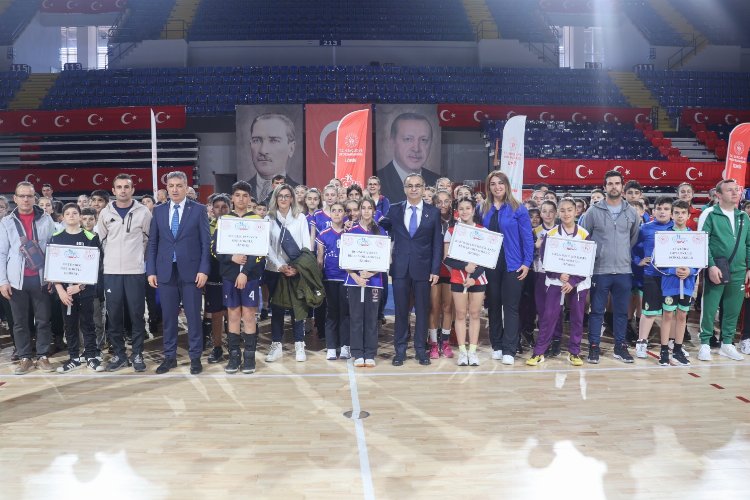 Okul Sporları müsabakaları İzmir’de başladı -