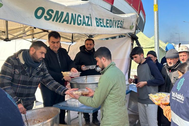 Osmangazi’den deprem bölgesine gönül sofraları -