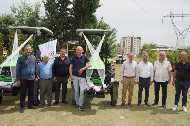 Rotary Gölbaşı ve Adıyaman Belediyesi'ne traktör aldı -