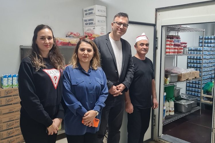 Rotary Kulübü’nden İzmit Belediyesi Aşevi’ne destek -