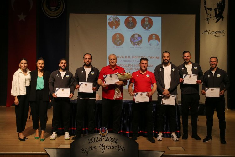 Sakarya Büyükşehir hentbol minik sporseverlerle buluştu -