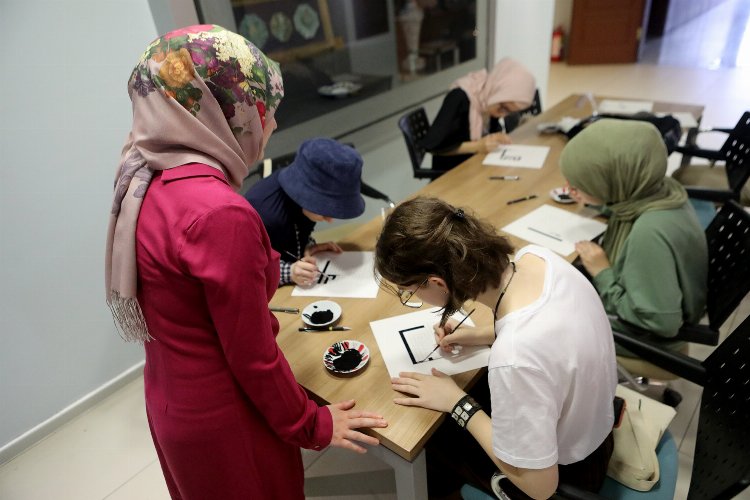 Sakarya'daki atölyeler gençlerin ilgi odağı oldu -