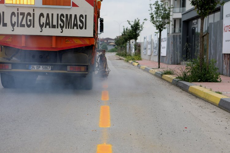 Sakarya'dan güvenli sürüş için yeni yol çizgileri -