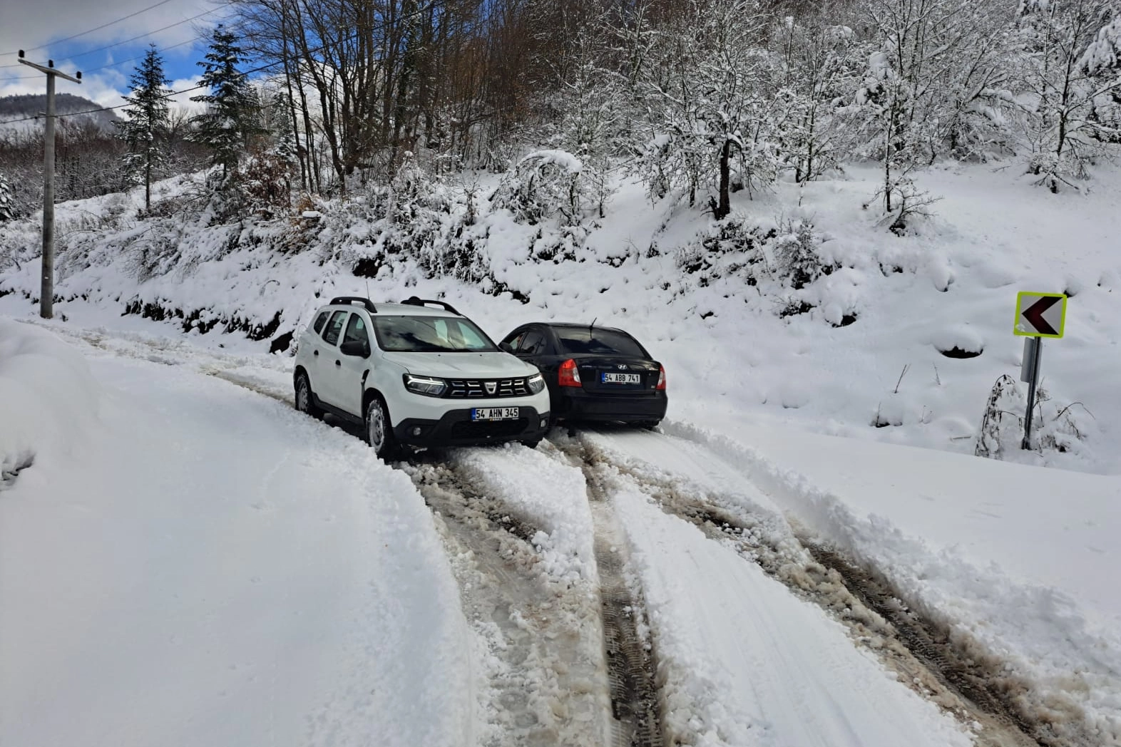 Sakarya'dan kar raporu... Kapalı grup yolu kalmadı -