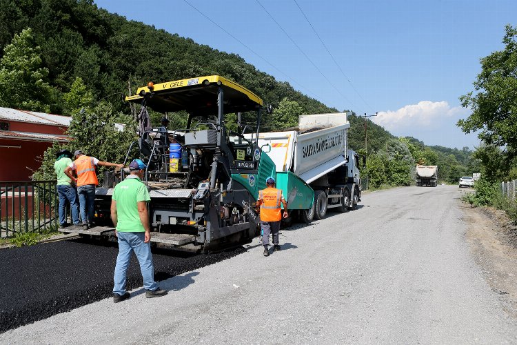 Sakarya Sapanca'da asfaltlamalar sürüyor -