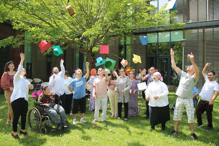 Sakarya sevgi dolu bir dönemi daha bitirdi -