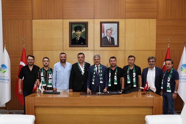 Sakaryaspor’un yeni yönetimininden Başkan Alemdar'a ziyaret -