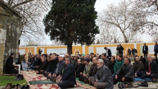 SATIŞINA TEPKİ HÜNKARDA CUMA NAMAZI