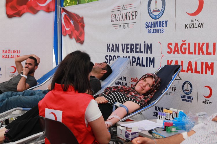 Sıcağa rağmen 'kan bağışı' rekoru! -