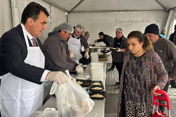 Sıcak iftarlıklar Başkan Dündar'dan -