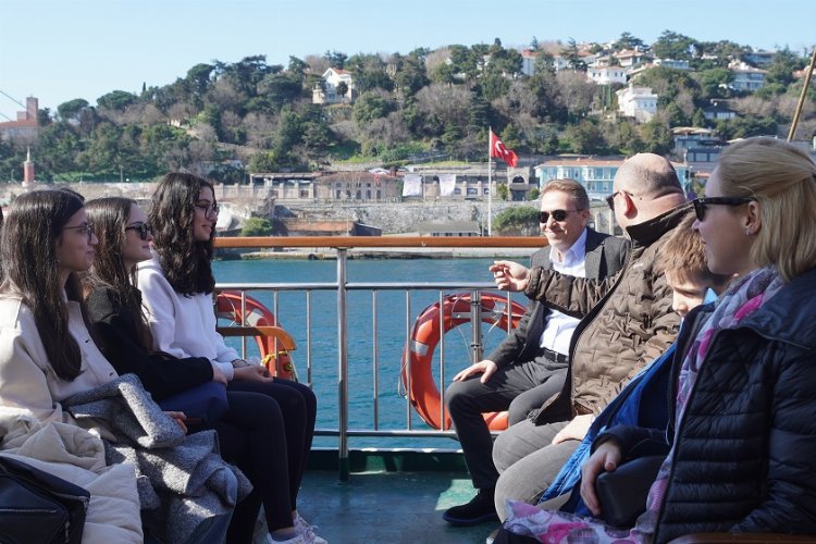 Şehir Hatları gençleri 'Boğaz'la buluşturdu -