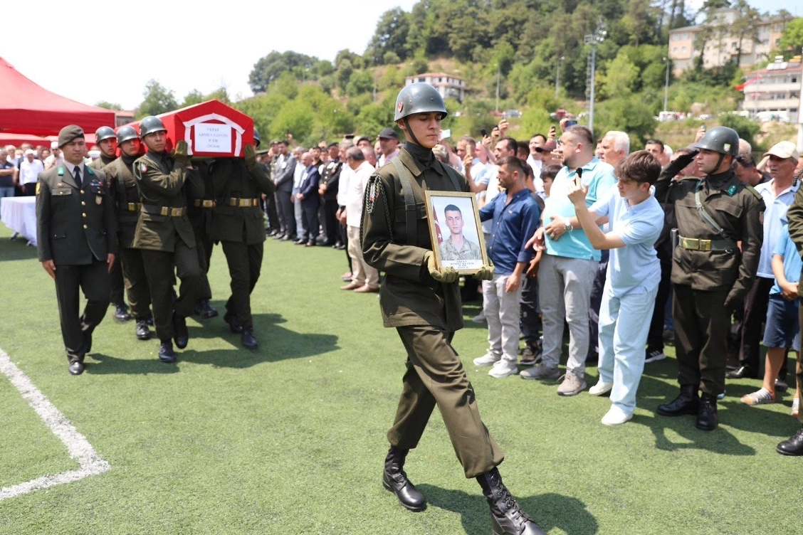 Şehit Er  Ahmet Saygın yapılan törenle Yığılca'da toprağa verildi  -