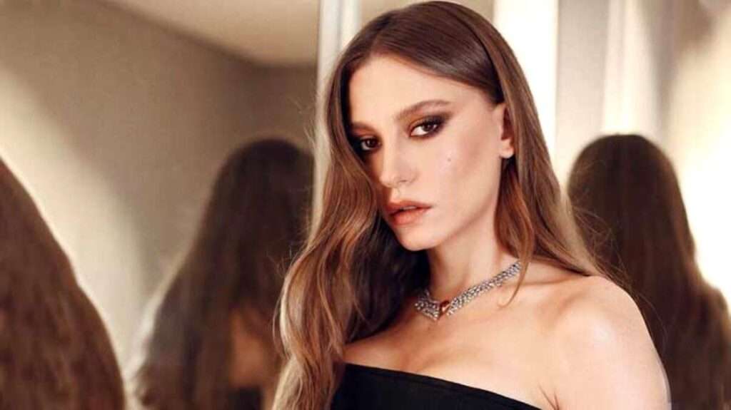 Serenay Sarıkaya’dan iskele pozu!