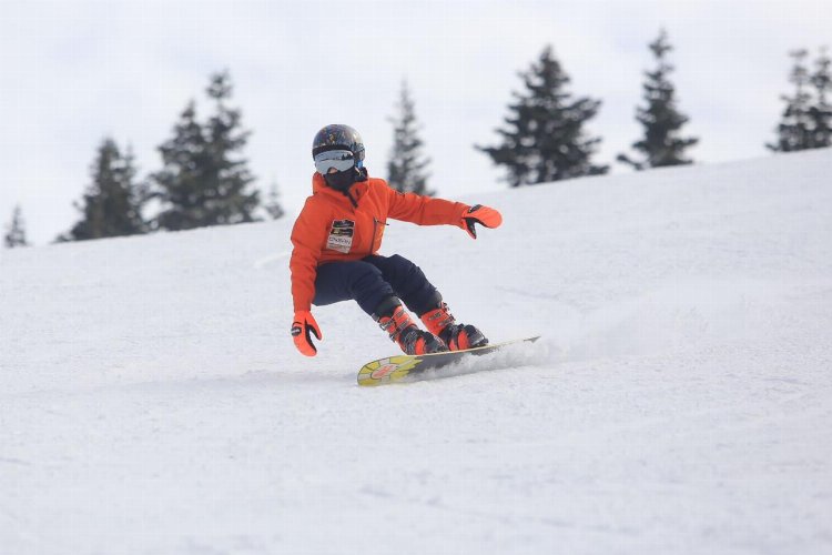 Snowboard'un harika çocuğu... Dağhan Güler Türkiye şampiyonu -