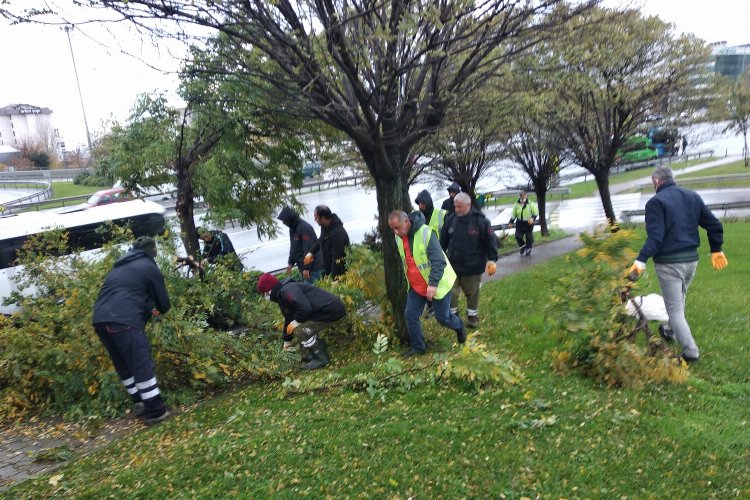 İstanbul'da fırtına 17.00'ye kadar etkili olacak