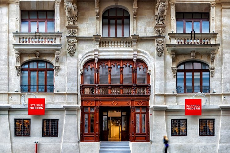 İstanbul Modern'den Beyoğlu'na veda -