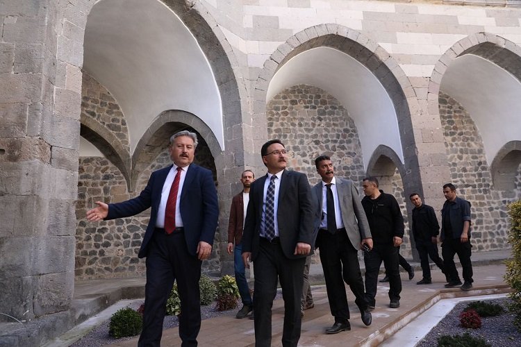 Tarihi Köşk Medrese'ye tam not -