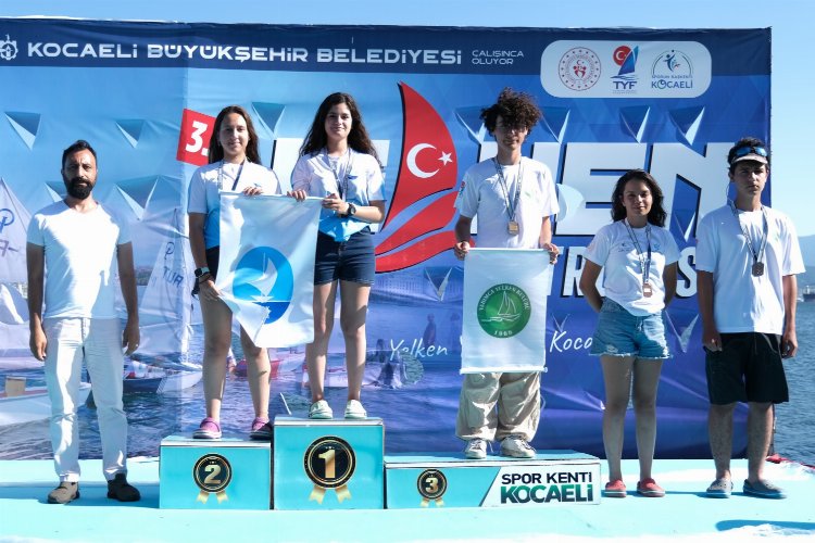 3. Yelken Trofesi'nde madalyalar sahiplerini buldu -