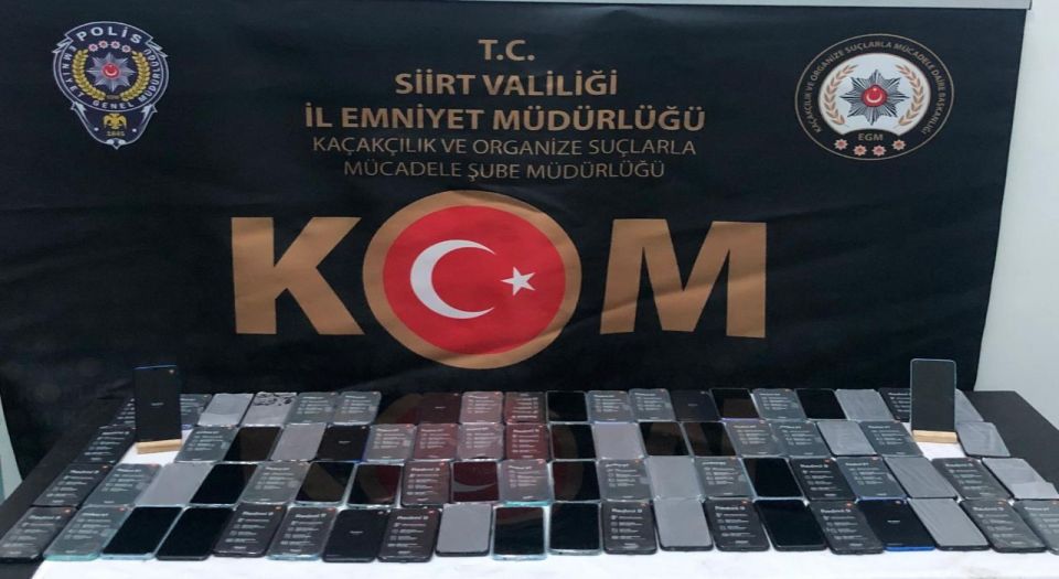 Siirt'te gümrük kaçağı cep telefonları yakalandı