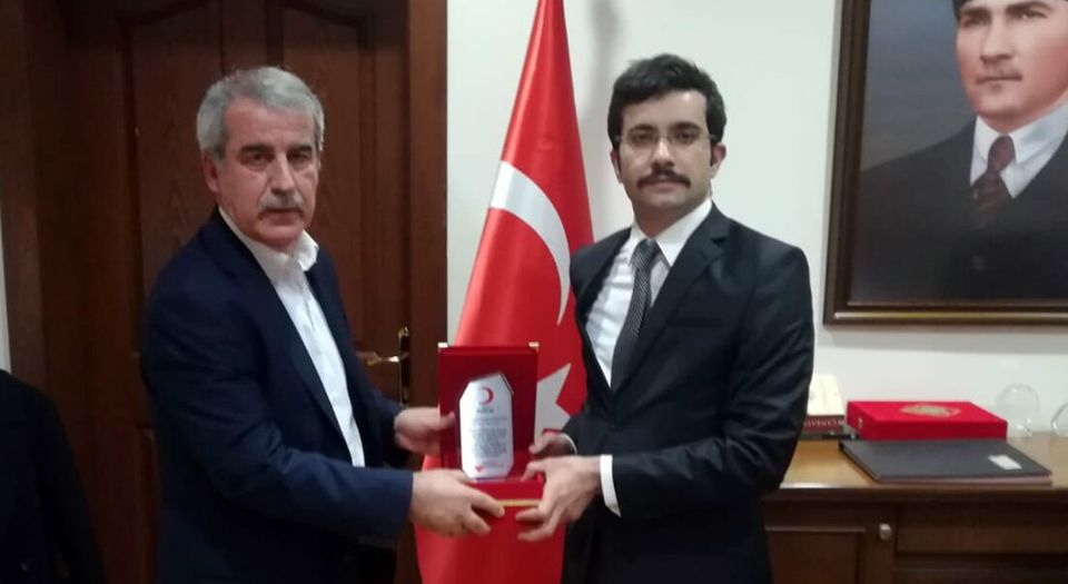 Malatya Doğanşehir Kaymakamı'na Kızılay’dan plaket