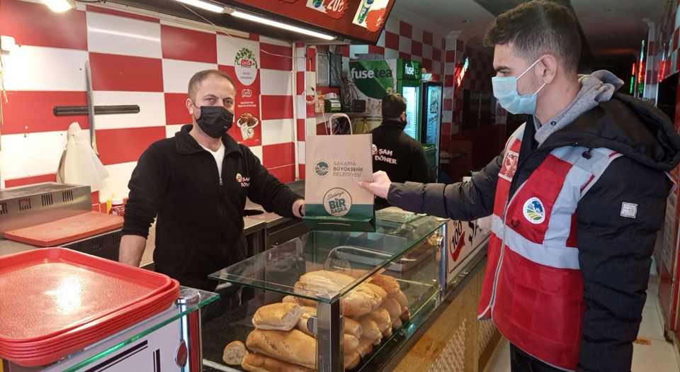 Sakarya’da hijyen paketi dağıtılıyor