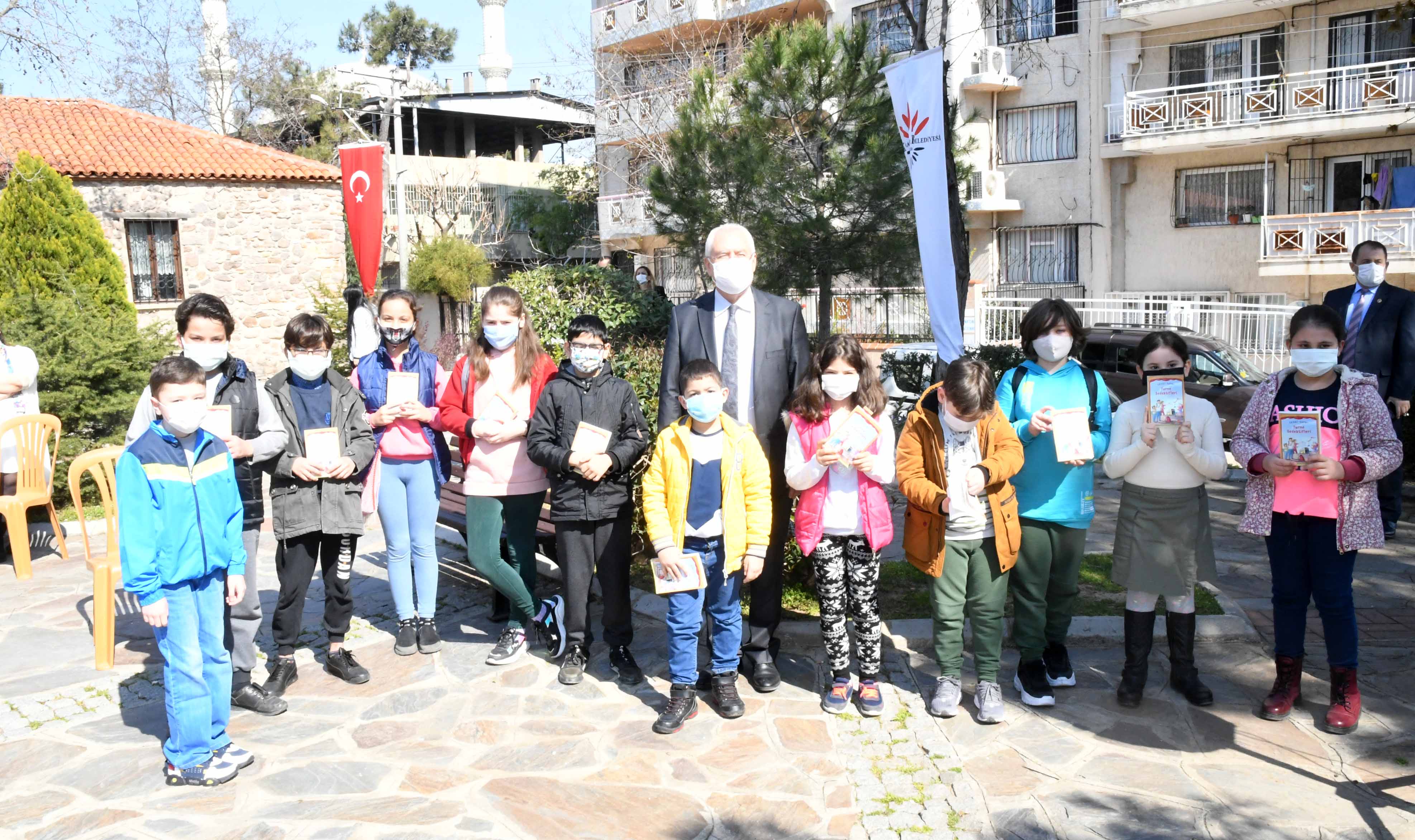 İzmir Karabağlar'da Kütüphaneler Haftası kutlandı