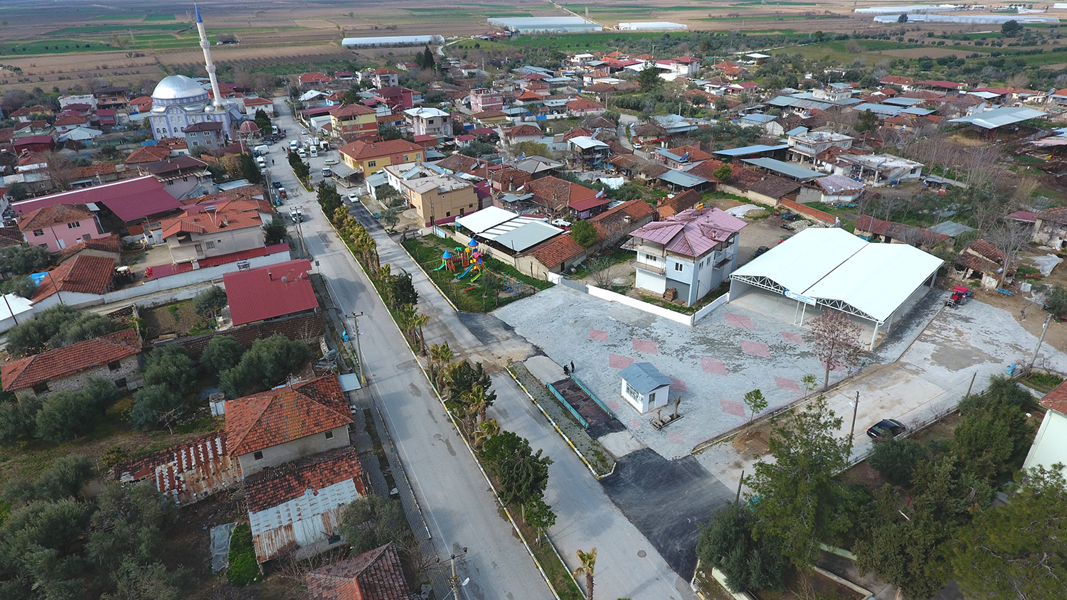 Pamukkale Belediyesi'nden Gölemez'e kapalı pazar yeri