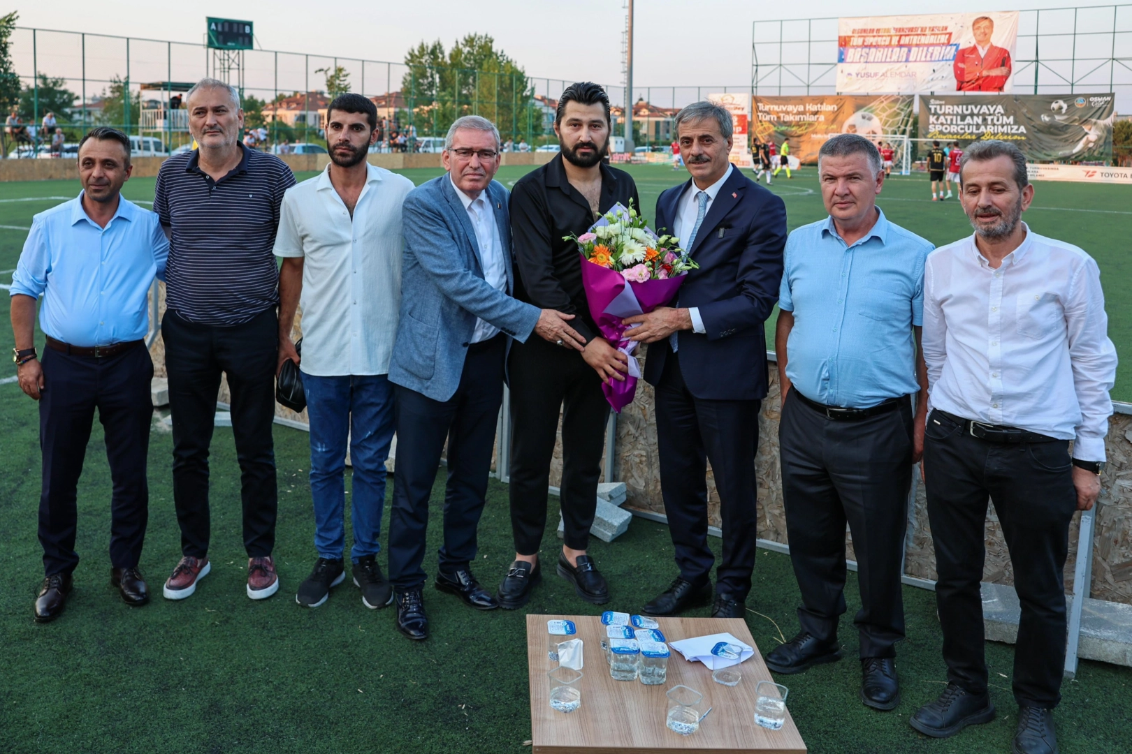 Açılış maçının santrasını Başkan Alemdar yaptı -