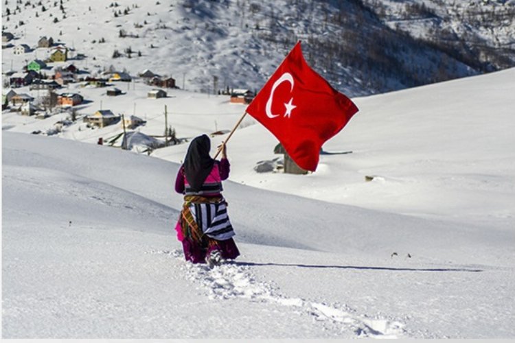 Adalet'ten 'Türk Bayrağı' temalı yarışma sonuçlandı -