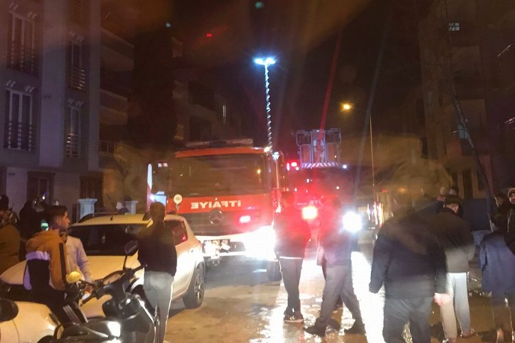 Adıyaman'da yangın: 2 kişi dumandan zehirlendi -