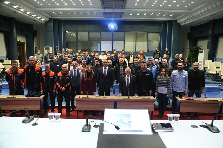 AFAD Kayseri Akrediteli Arama Kurtarma ekibi kuracak -