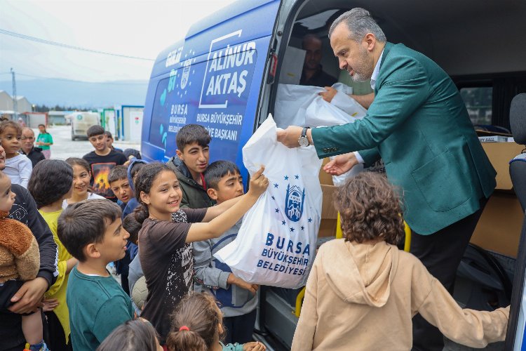 Afet bölgesinde Bursa küçükleri sevindirdi -