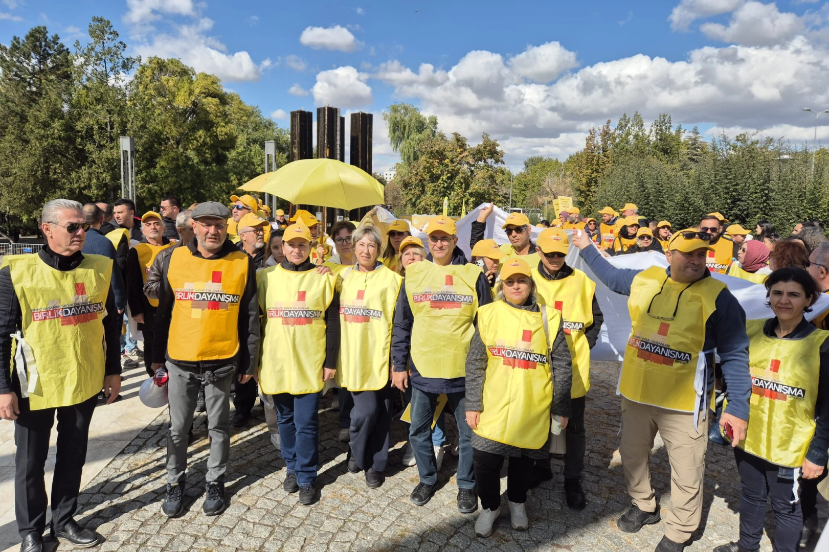 Aile Hekimliği çalışanları yönetmelik taslağının geri çekilmesi için Ankara’da miting düzenledi -