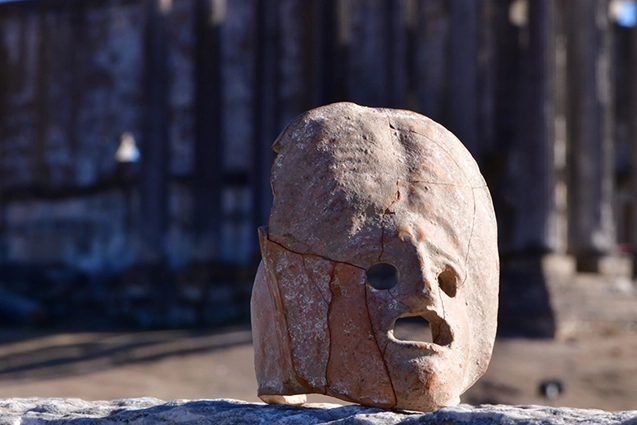 Aizanoi'de 2 bin yıllık mask bulundu -