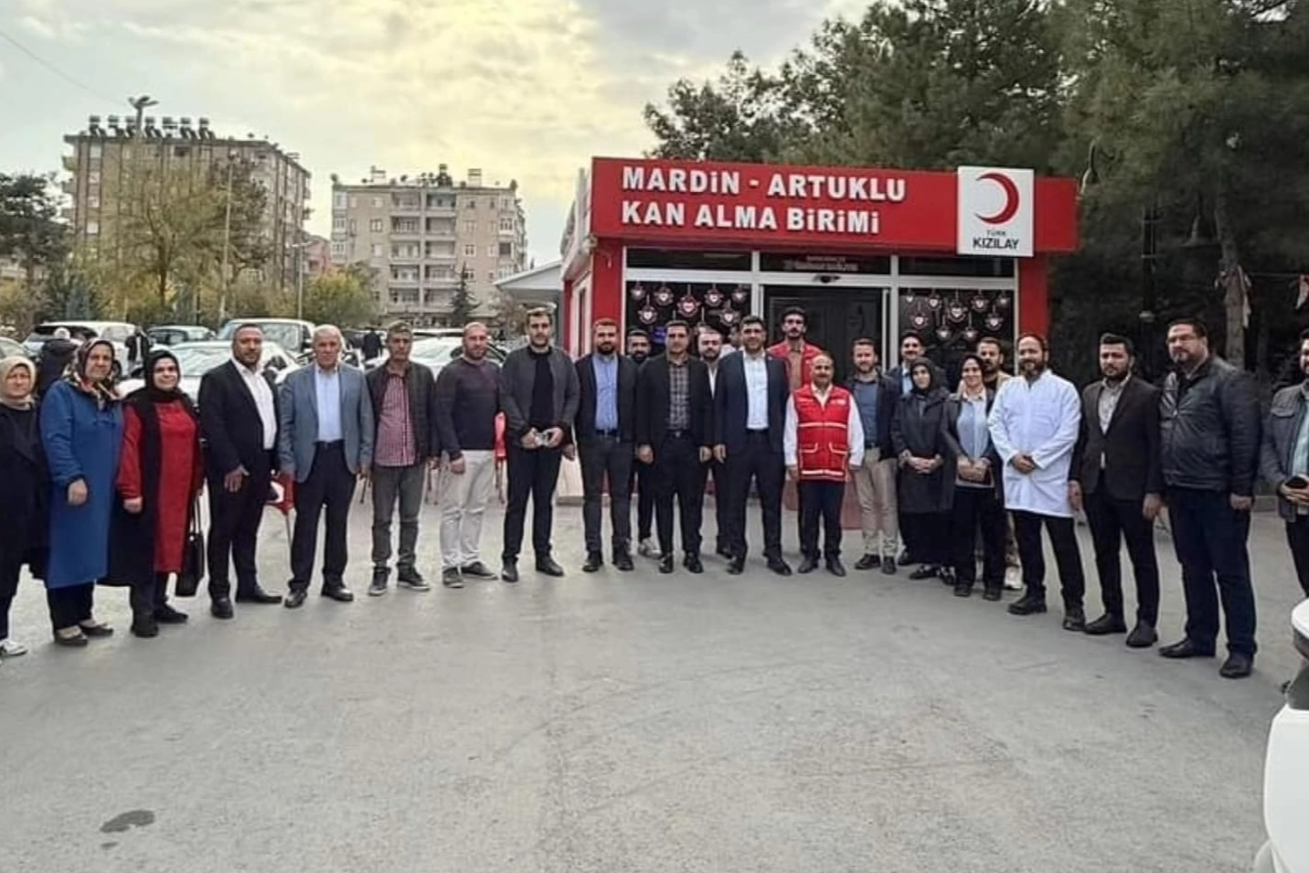 AK Parti Mardin'den kan bağışı -