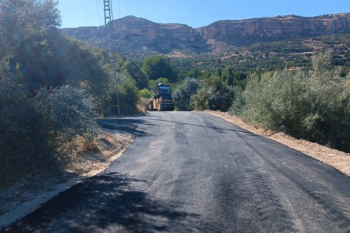 Akçadağ’a 20 kilometre asfalt serimi  -