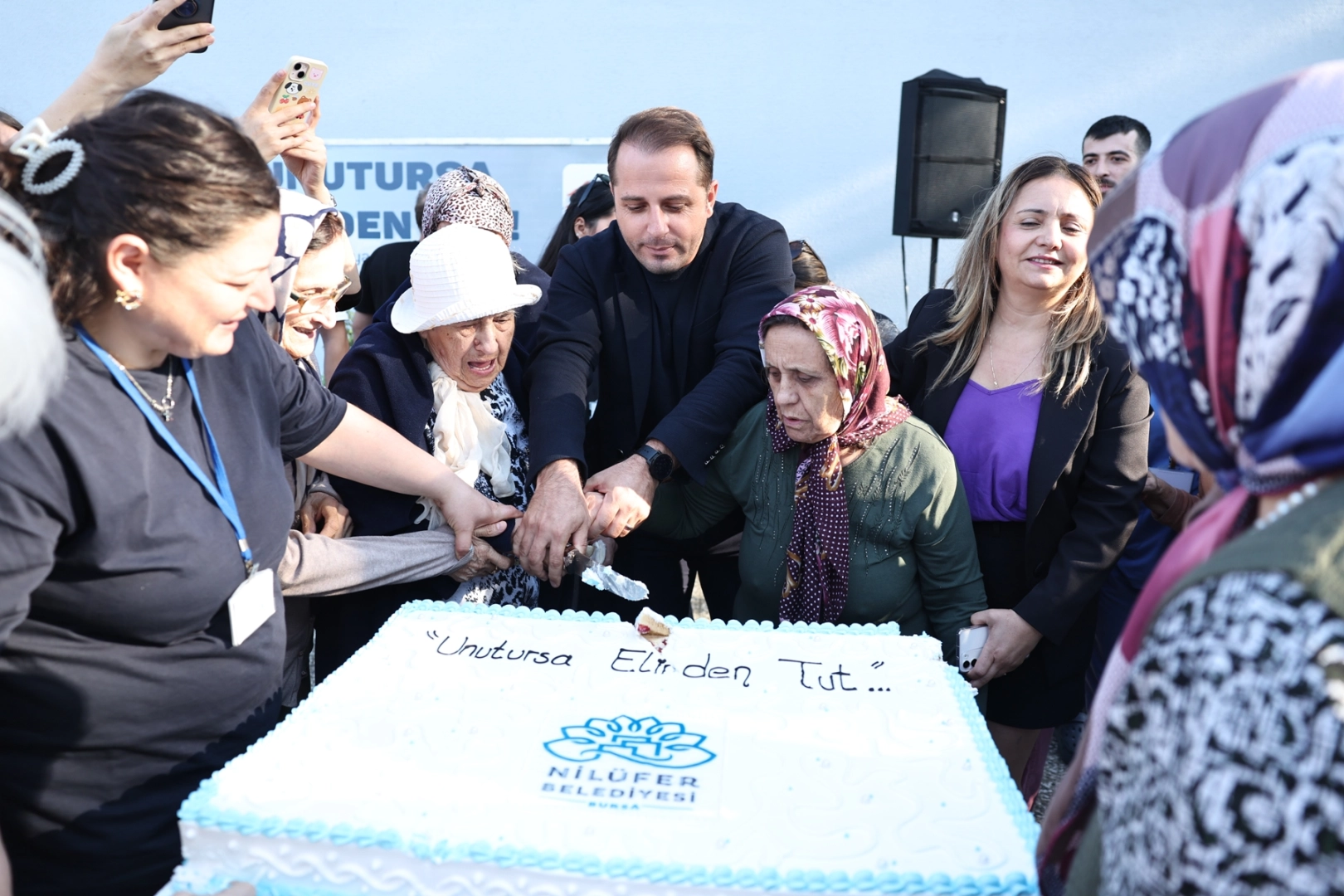 “Alzheimer hastalığı toplumsal bir sorun” -