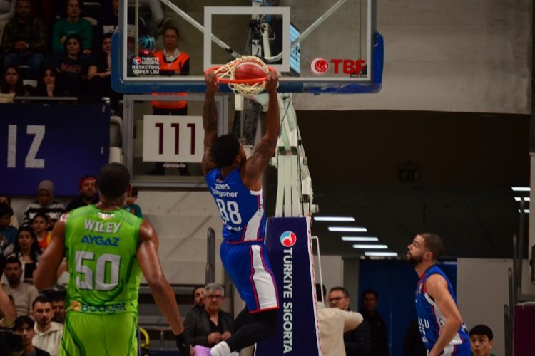 Anadolu Efes deplasmanda kazandı -