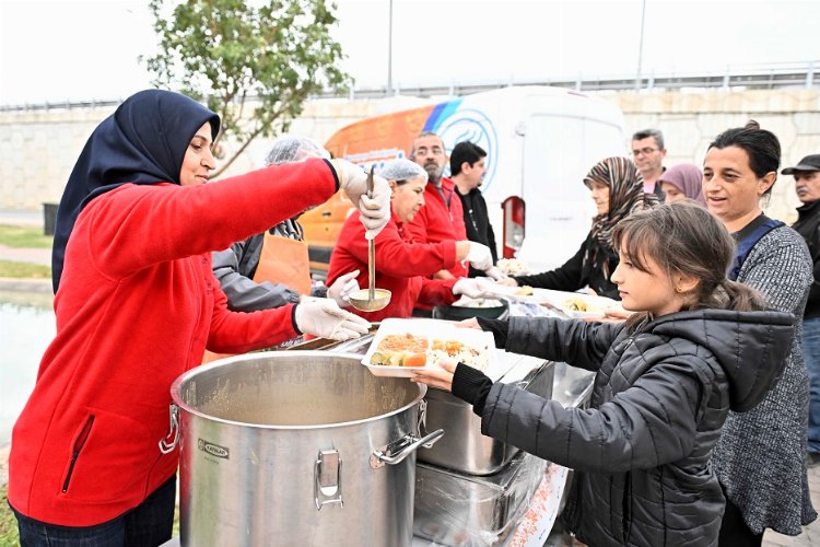 Antalya'da 'komşu sofrası' için kazanlar kaynıyor -