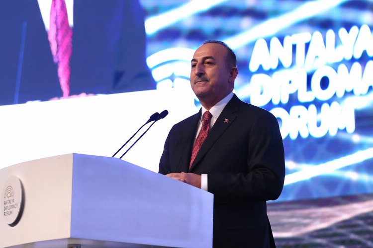 Bakan Çavuşoğlu: Barış çabaları diplomasiyle sürecek -