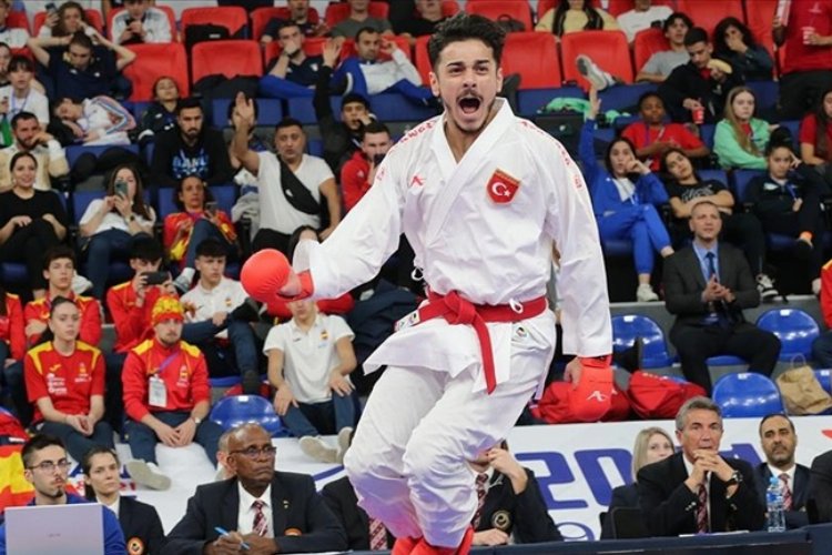 Bakan Bak'tan milli sporcular için tebrik mesajı -