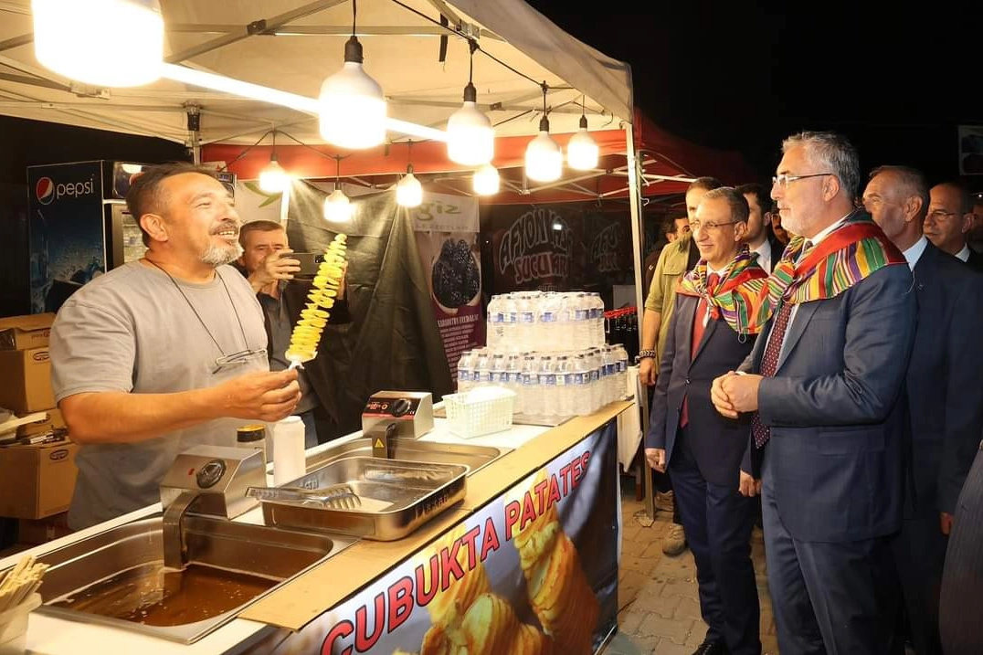 Bakan Işıkhan'dan Pazaryeri ziyareti -