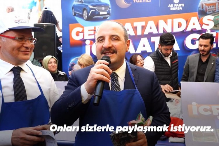 Bakan Varank, pazarcı önlüğü ile vatandaşa seslendi -