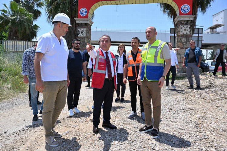 Başkan Böcek Cırnık Köprüsü’nde çalışmaları inceledi -